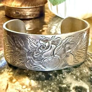 Salisbury Pewter June Rose Flower Cuff Bangle Bracelet Etched Collectible 1”